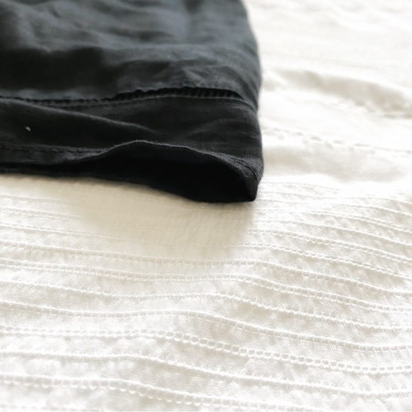 Elegant Black Sleeveless Dress - Picture 8 of 8